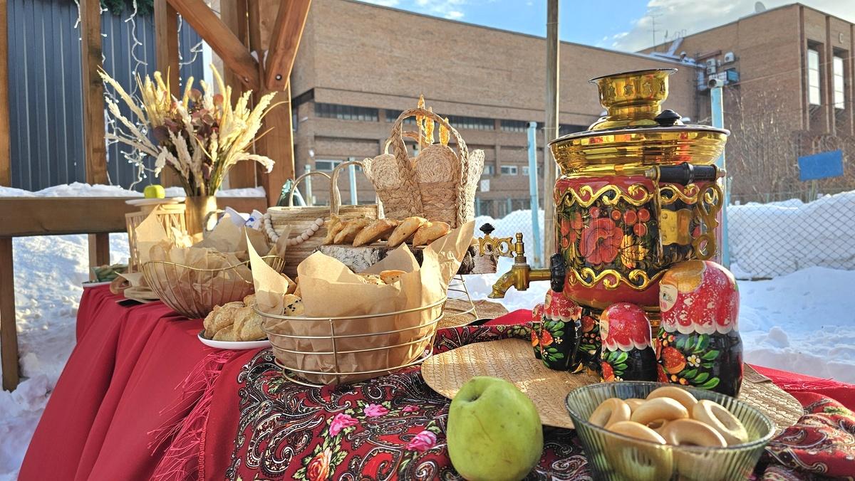 Фото Самый большой каток Новосибирска открылся на стадионе «Спартак». Фоторепортаж 2 - Сиб.ФМ Фото Самый большой каток Новосибирска открылся на стадионе «Спартак». Фоторепортаж 2