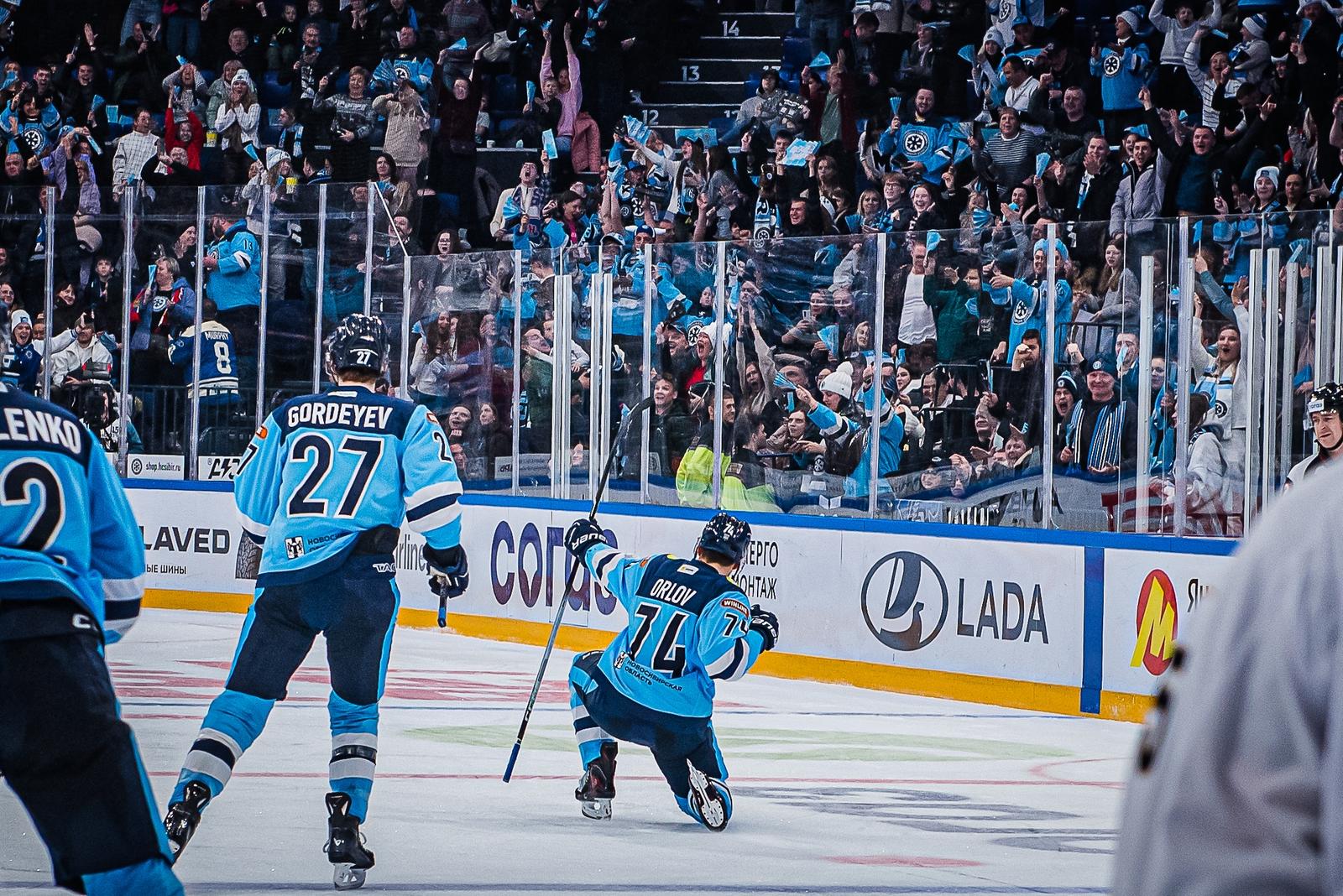 Фото Хоккейная «Сибирь» уступила «Адмиралу» на домашнем льду. Фоторепортаж 24