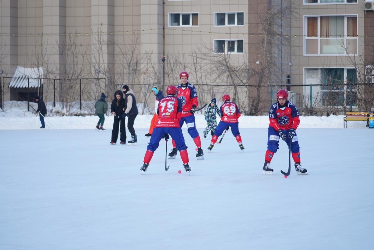 Фото Самый большой каток Новосибирска открылся на стадионе «Спартак». Фоторепортаж 33