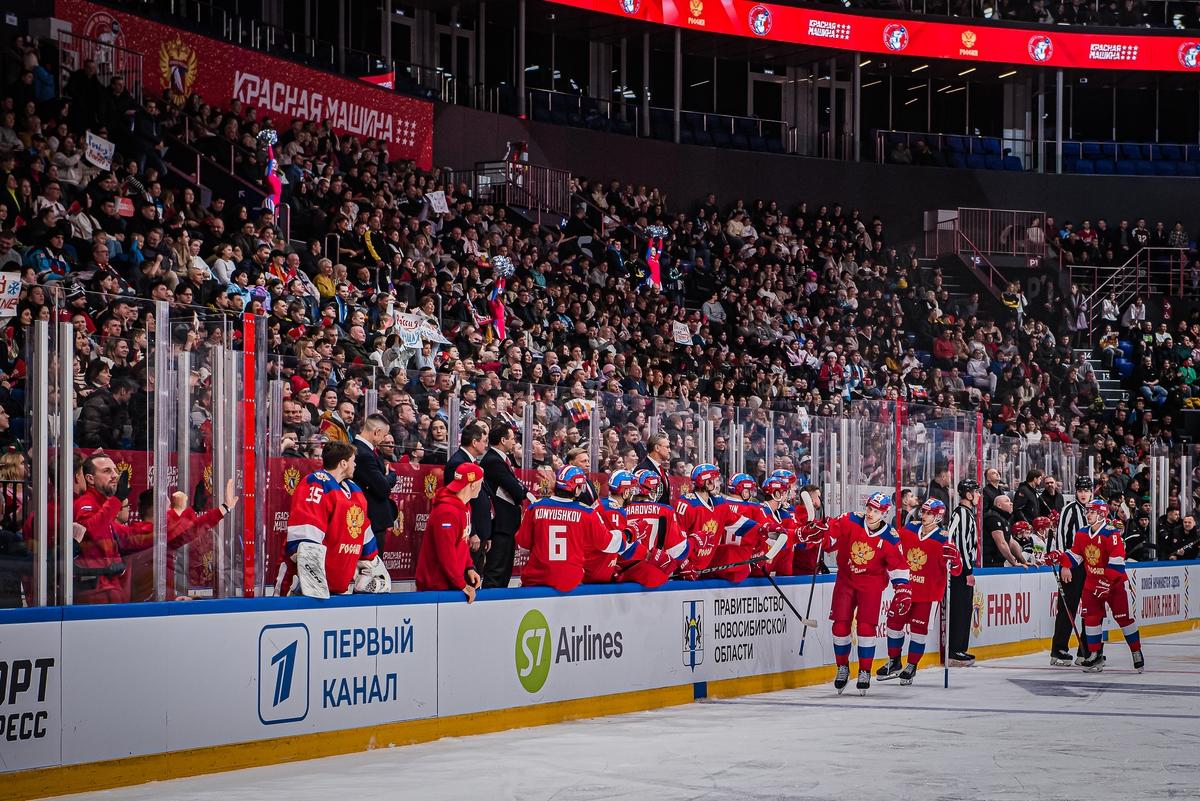 Фото Сборная «Россия 25» одержала победу на турнире по хоккею 3х3 на Кубке Первого канала в Новосибирске. Фоторепортаж 34