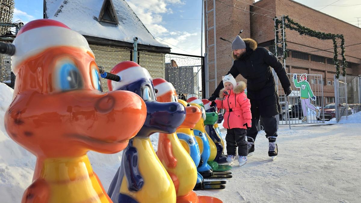 Фото Самый большой каток Новосибирска открылся на стадионе «Спартак». Фоторепортаж 4 - Сиб.ФМ Фото Самый большой каток Новосибирска открылся на стадионе «Спартак». Фоторепортаж 4