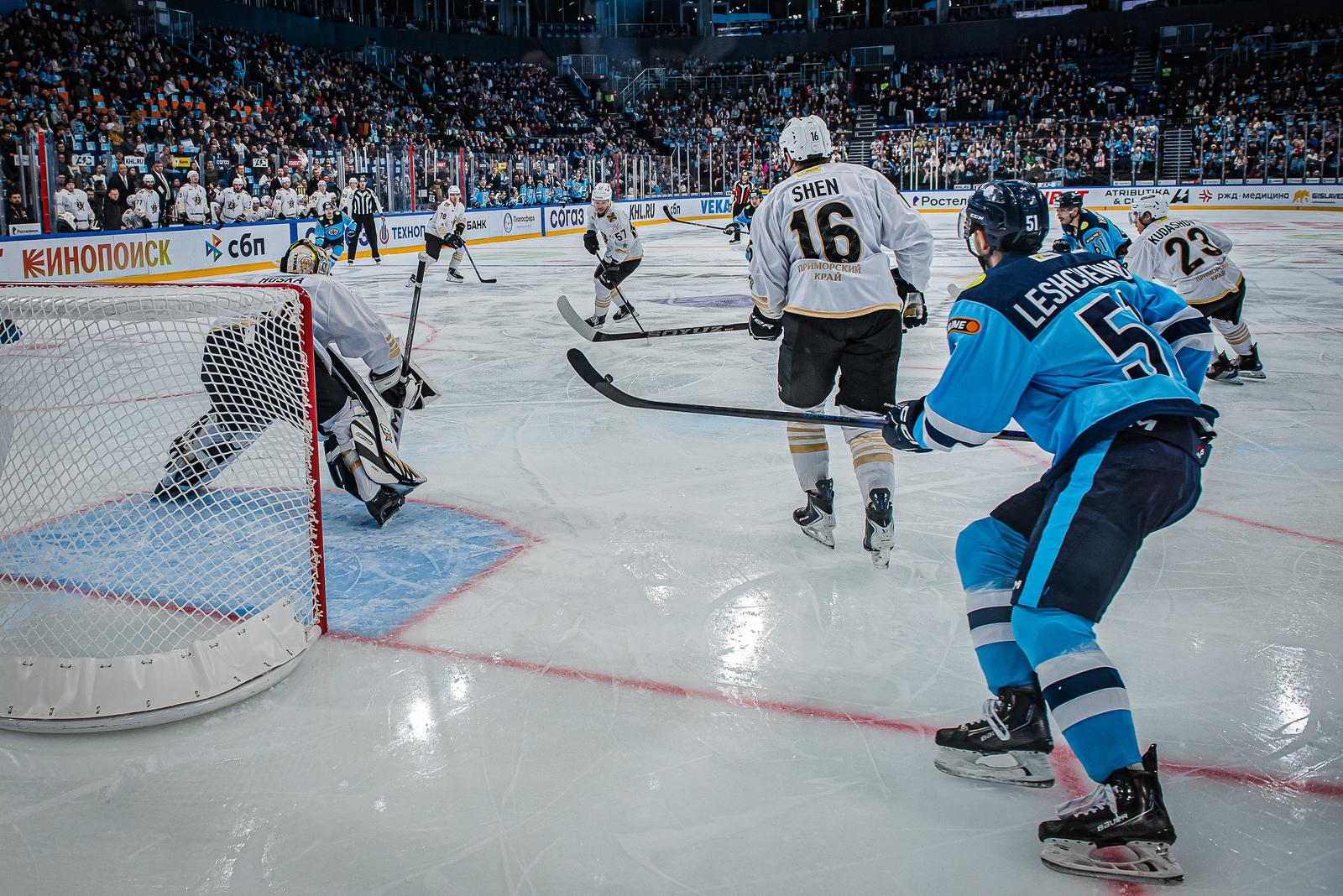 Фото Хоккейная «Сибирь» уступила «Адмиралу» на домашнем льду. Фоторепортаж 7