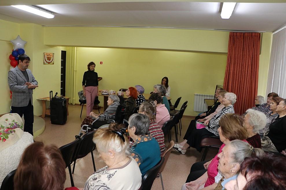 Фото «Месяц добрых дел» в Территориальном фонде обязательного медицинского страхования НСО 5