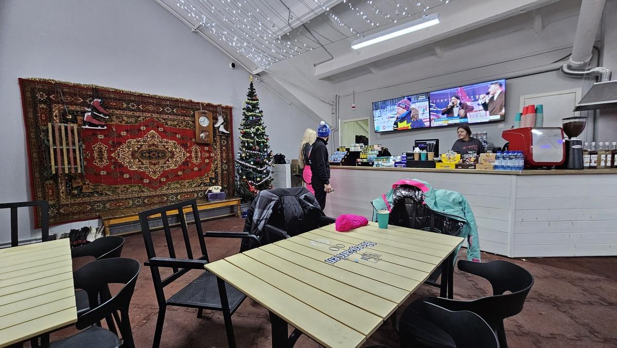 Фото Самый большой каток Новосибирска открылся на стадионе «Спартак». Фоторепортаж 9 - Сиб.ФМ Фото Самый большой каток Новосибирска открылся на стадионе «Спартак». Фоторепортаж 9