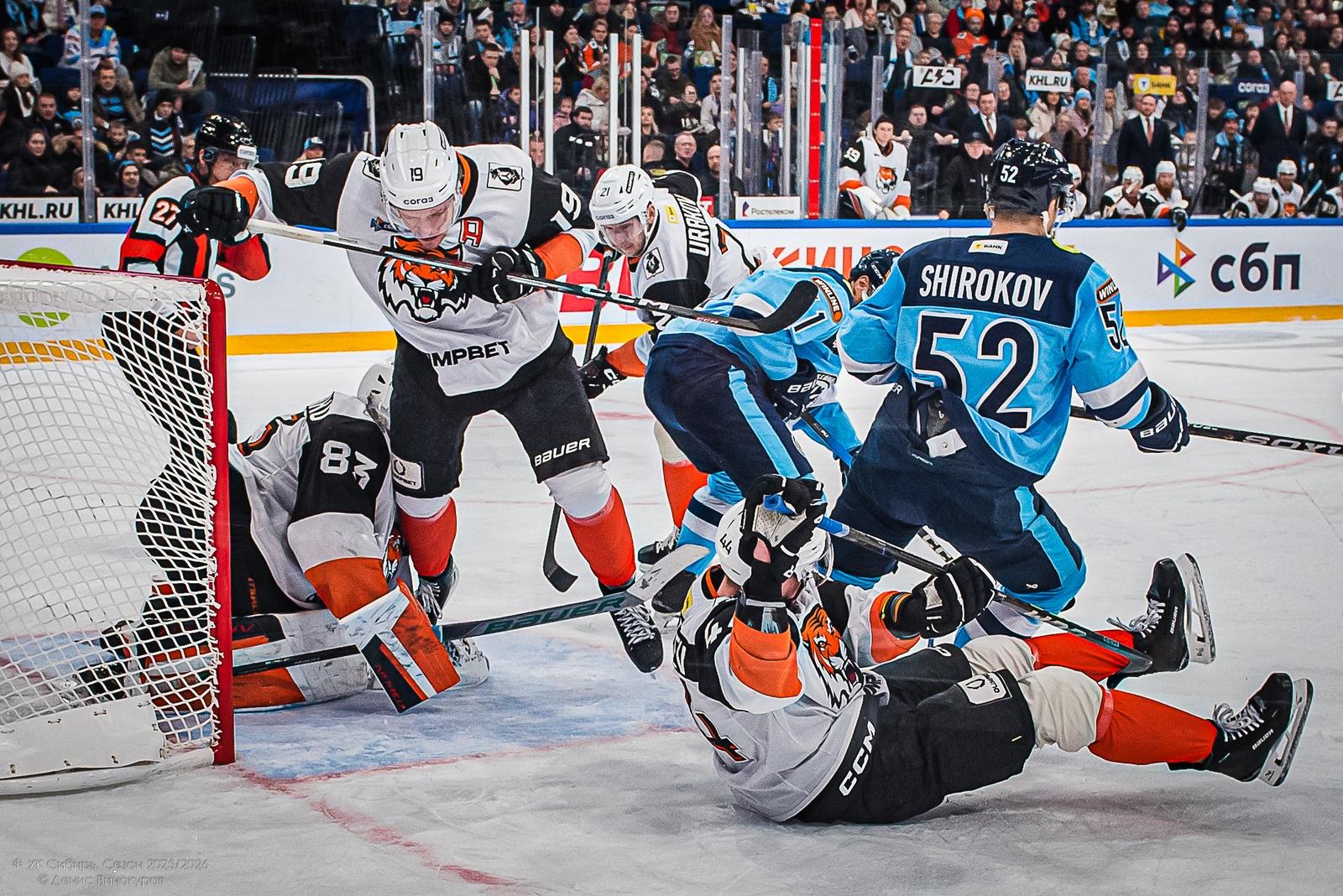 Фото Хоккейная «Сибирь» выдержала напор и победила «Амур». Фоторепортаж 10