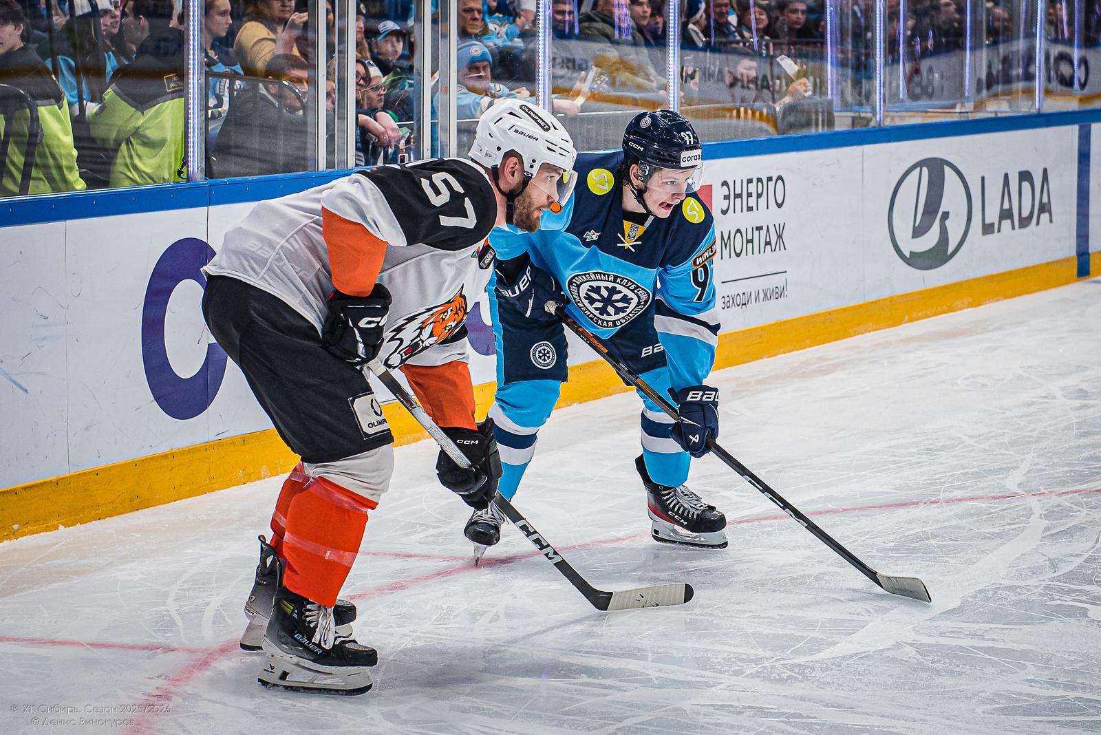 Фото Хоккейная «Сибирь» выдержала напор и победила «Амур». Фоторепортаж 26