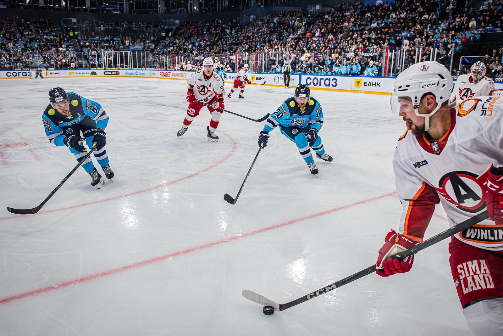 Фото Хоккейная «Сибирь» «всухую» проиграла «Автомобилисту» на домашнем льду. Фоторепортаж 7