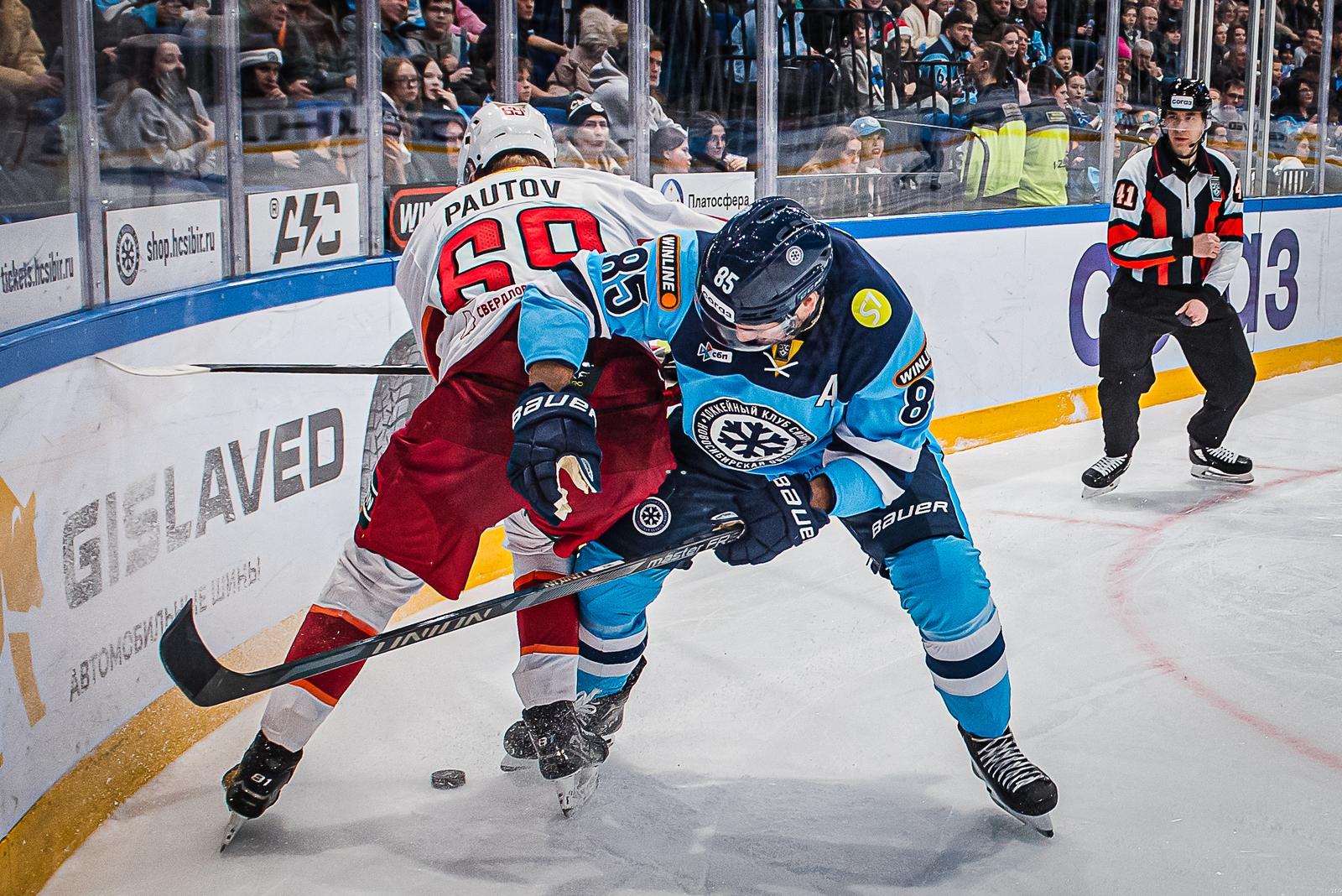 Фото Хоккейная «Сибирь» «всухую» проиграла «Автомобилисту» на домашнем льду. Фоторепортаж 11