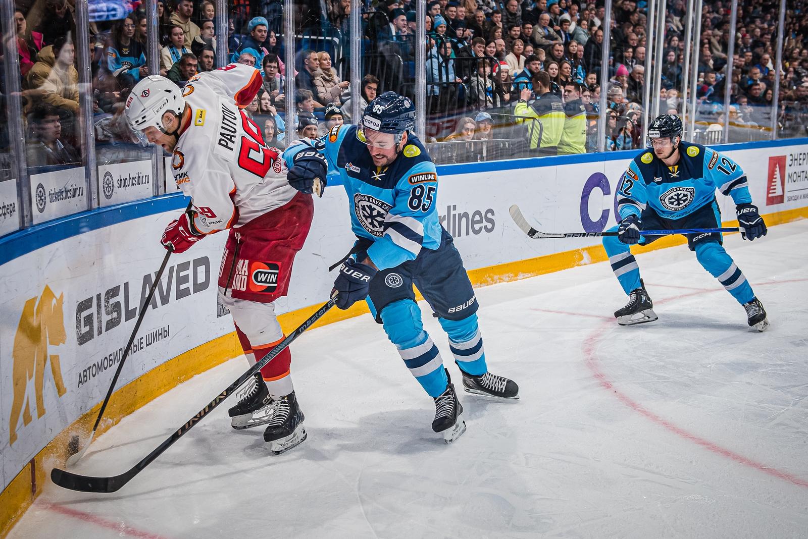 Фото Хоккейная «Сибирь» «всухую» проиграла «Автомобилисту» на домашнем льду. Фоторепортаж 12