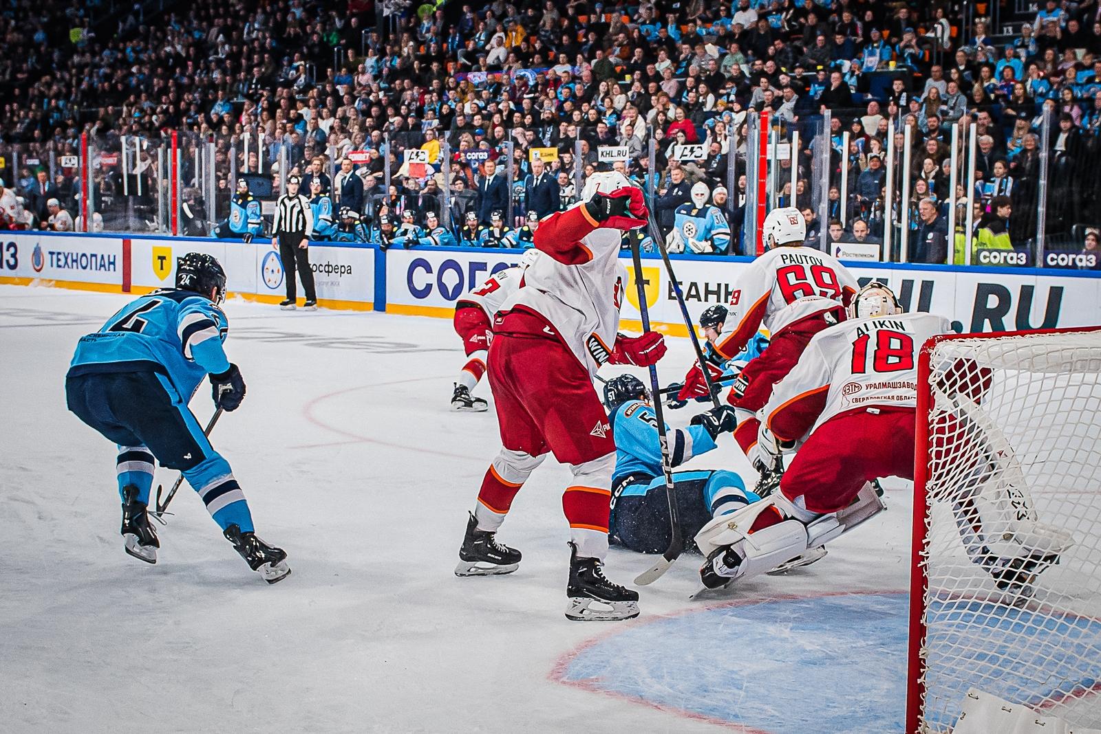 Фото Хоккейная «Сибирь» «всухую» проиграла «Автомобилисту» на домашнем льду. Фоторепортаж 16