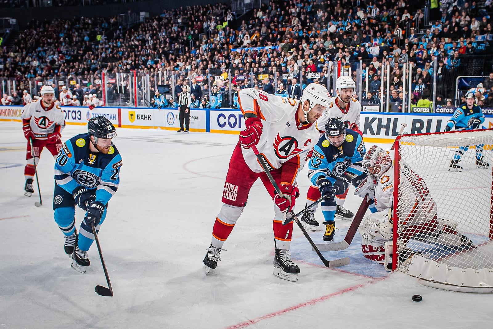 Фото Хоккейная «Сибирь» «всухую» проиграла «Автомобилисту» на домашнем льду. Фоторепортаж 20