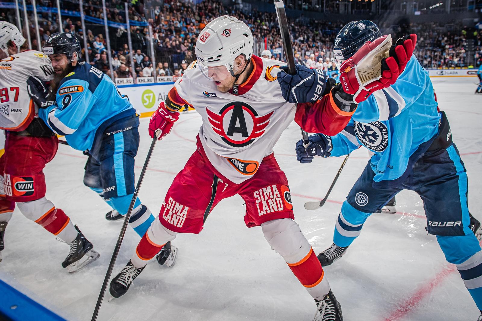 Фото Хоккейная «Сибирь» «всухую» проиграла «Автомобилисту» на домашнем льду. Фоторепортаж 26