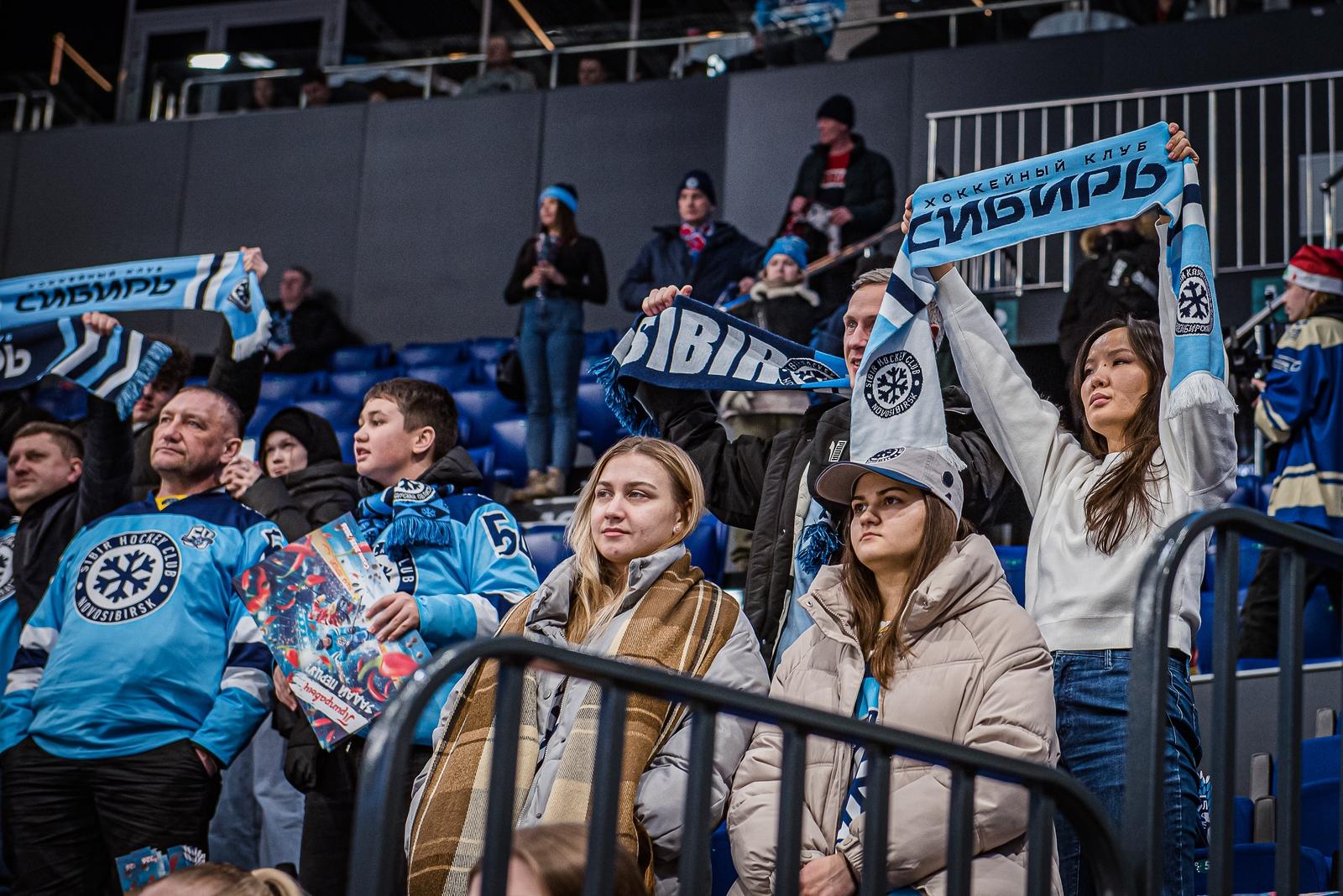 Фото Хоккейная «Сибирь» «всухую» проиграла «Автомобилисту» на домашнем льду. Фоторепортаж 29