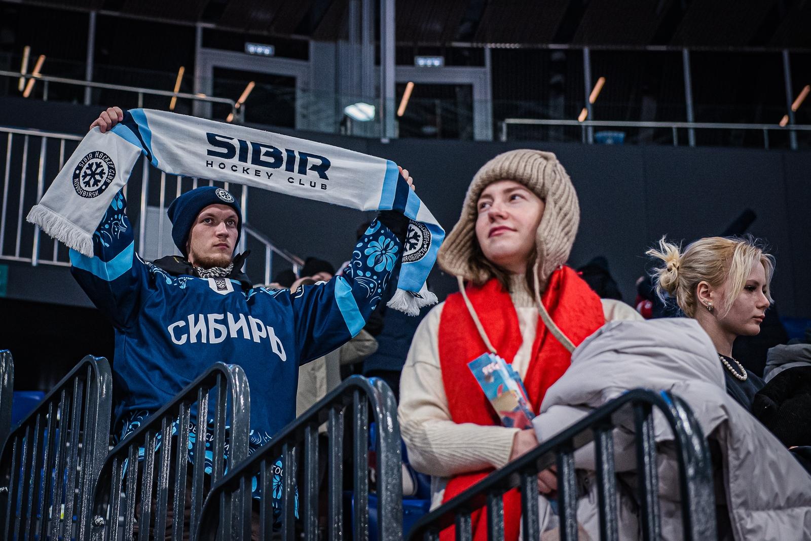Фото Хоккейная «Сибирь» «всухую» проиграла «Автомобилисту» на домашнем льду. Фоторепортаж 30