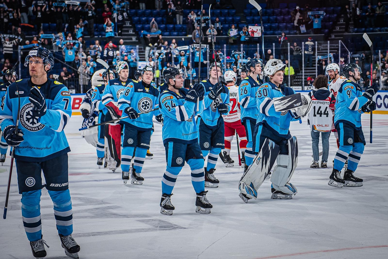 Фото Хоккейная «Сибирь» «всухую» проиграла «Автомобилисту» на домашнем льду. Фоторепортаж 31
