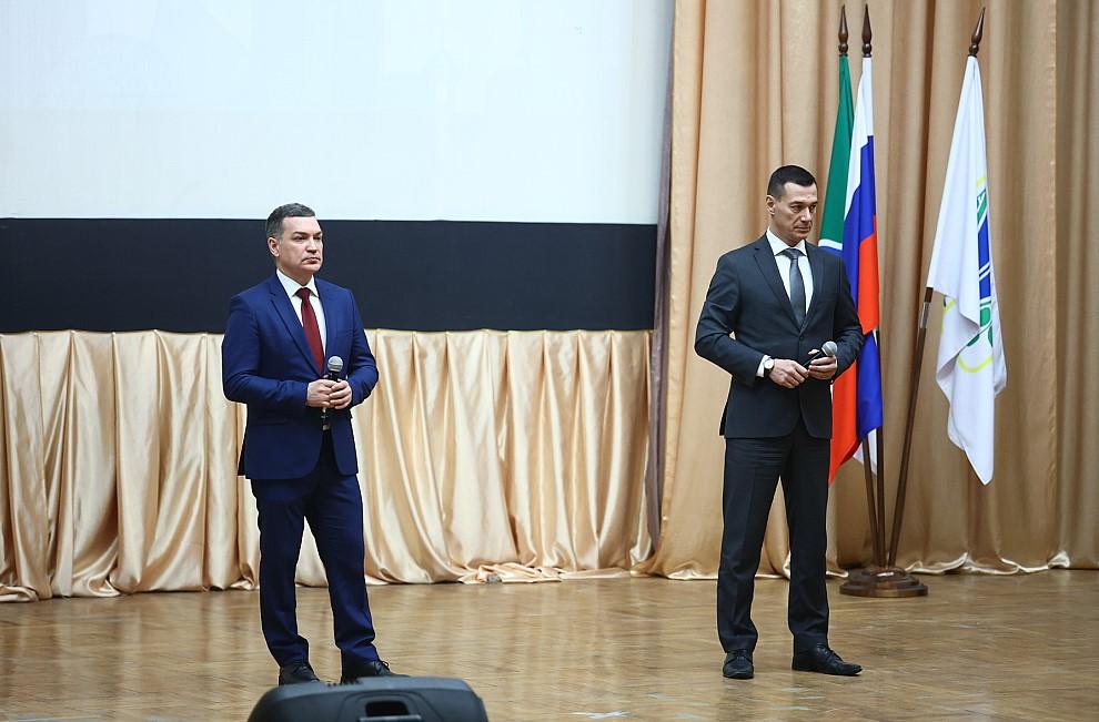 Фото Жители Дзержинского района обсудили с мэром Новосибирска проблемы транспорта и благоустройства 3 - Сиб.ФМ Фото Жители Дзержинского района обсудили с мэром Новосибирска проблемы транспорта и благоустройства 3