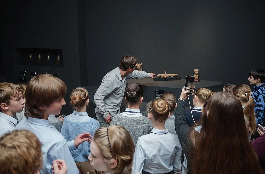 Фото В Художественном музее оживили древности: открылась выставка «Сны Сибири» 3 - Сиб.ФМ Фото В Художественном музее оживили древности: открылась выставка «Сны Сибири» 3