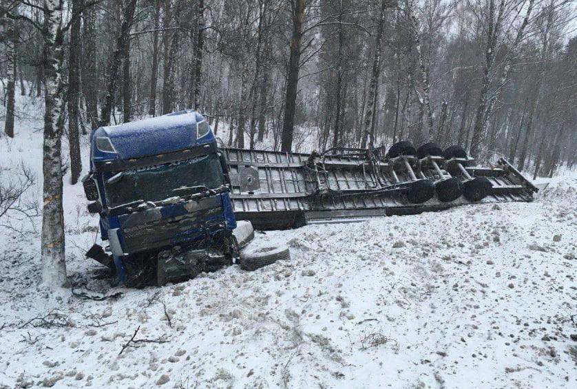 Фото Задержание подростков, авария на теплосетях и смертельное ДТП: главное в Новосибирске за 6 декабря 3 - Сиб.ФМ Фото Задержание подростков, авария на теплосетях и смертельное ДТП: главное в Новосибирске за 6 декабря 3