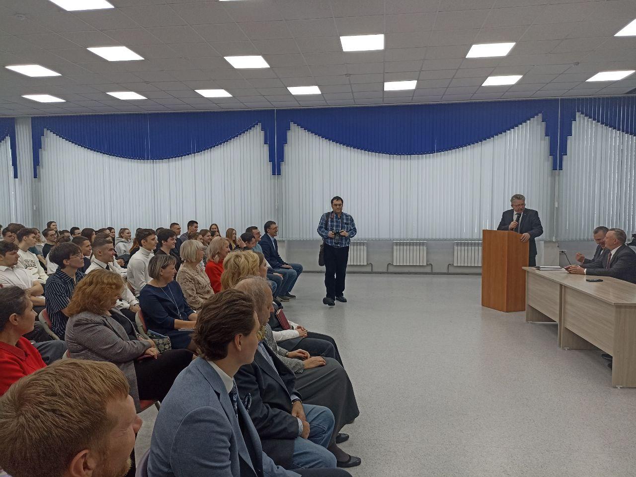 Фото Студенты и преподаватели НГПУ получили стипендии от Общественного совета 2 - Сиб.ФМ Фото Студенты и преподаватели НГПУ получили стипендии от Общественного совета 2