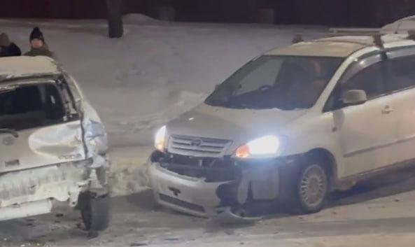 Фото В Новосибирске произошло массовое ДТП с пятью автомобилями 2 - Сиб.ФМ Фото В Новосибирске произошло массовое ДТП с пятью автомобилями 2