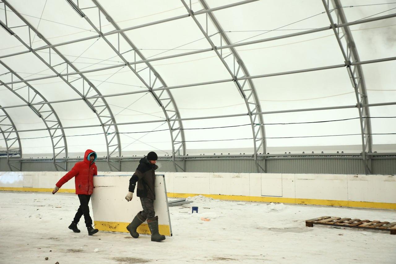 Фото В Кировском районе Новосибирска появится четвёртая крытая хоккейная коробка — на этот раз на аллее у улицы Петухова 5