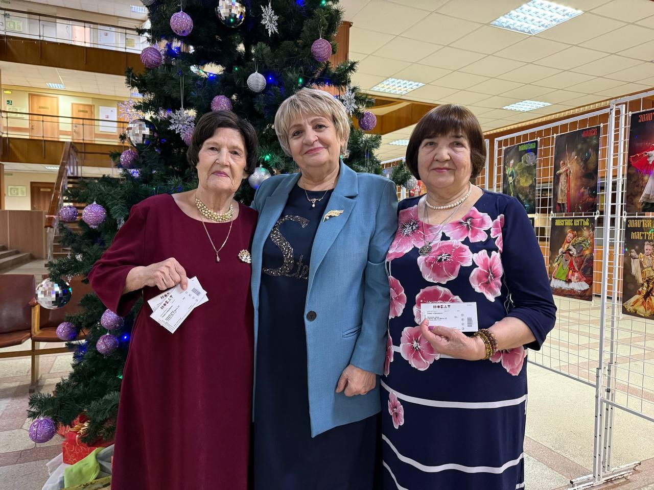 Фото Мечты сбываются: Галина Тимошенко, ребёнок войны, получила подарок в рамках акции «Ёлка желаний» 2