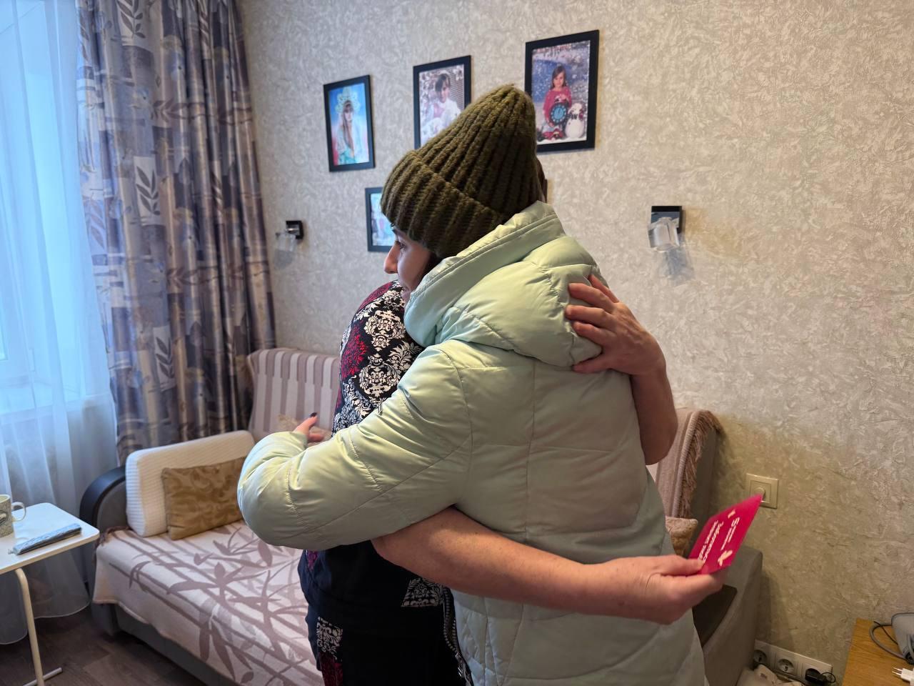 Фото Стоматологическая клиника «Абрис» исполнила новогоднее желание председателя ветеранской организации в рамках акции «Елка желаний» 2