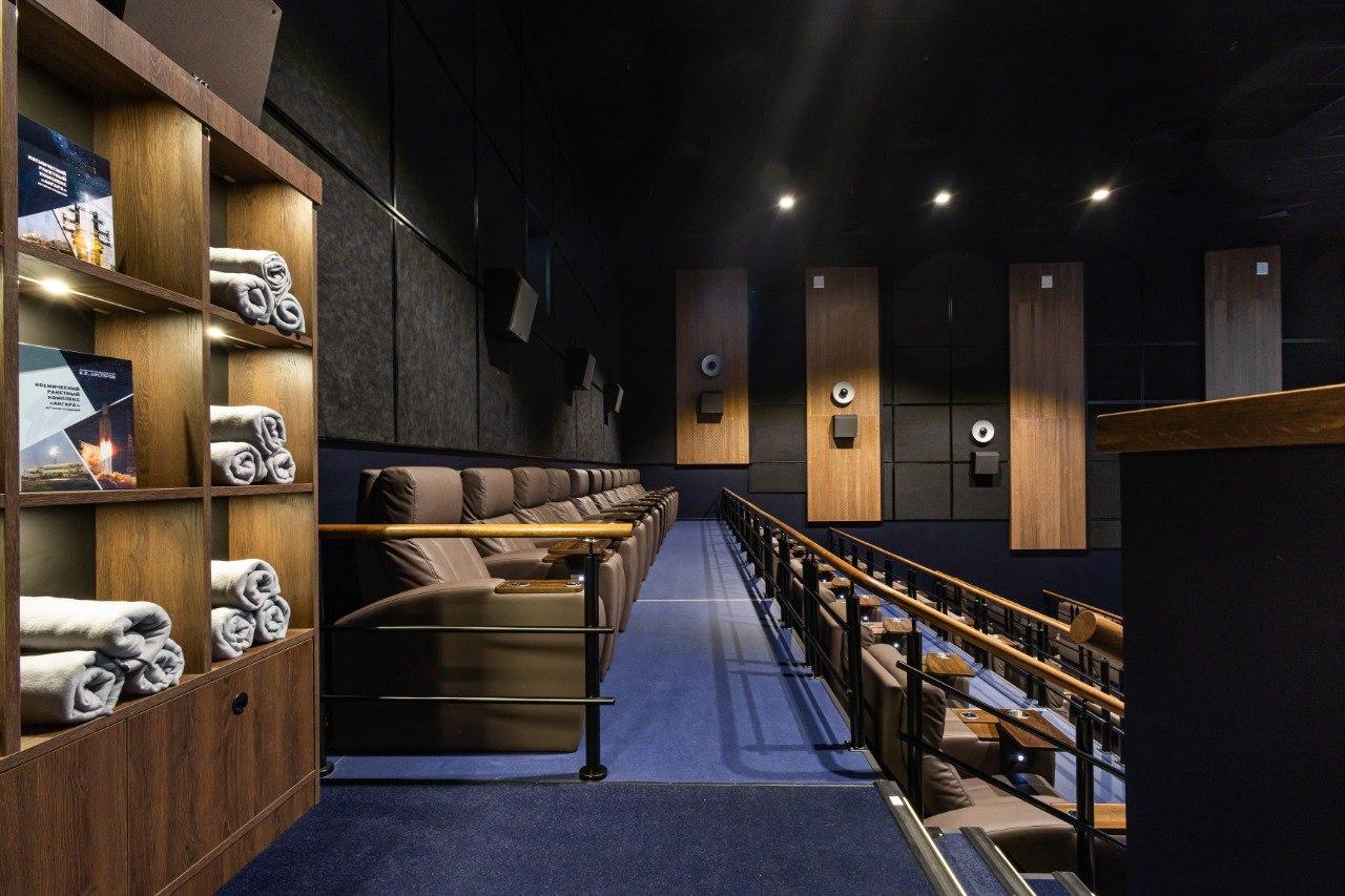 Фото Новогодние кинопремьеры в новом премиум-зале с креслами с функцией массажа 3 - Сиб.ФМ Фото Новогодние кинопремьеры в новом премиум-зале с креслами с функцией массажа 3