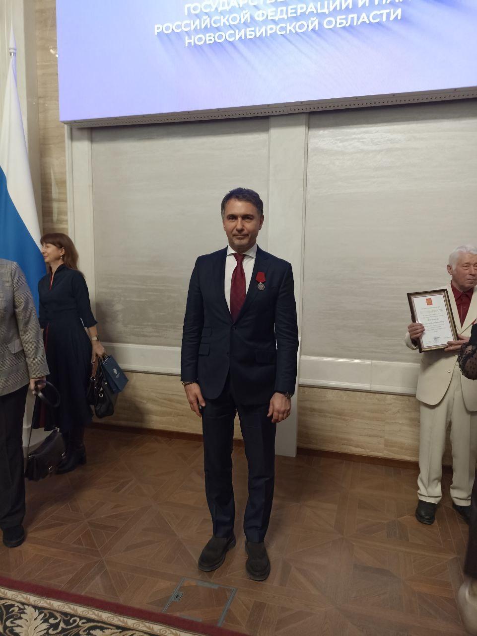 Фото Спикеру горсовета Новосибирска вручили высокую государственную награду 3 - Сиб.ФМ Фото Спикеру горсовета Новосибирска вручили высокую государственную награду 3
