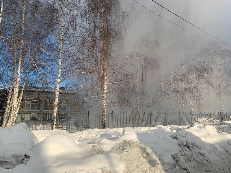 Фото Стали известны подробности и причины пожара в новосибирском колледже на Линейной 2 - Сиб.ФМ Фото Стали известны подробности и причины пожара в новосибирском колледже на Линейной 2