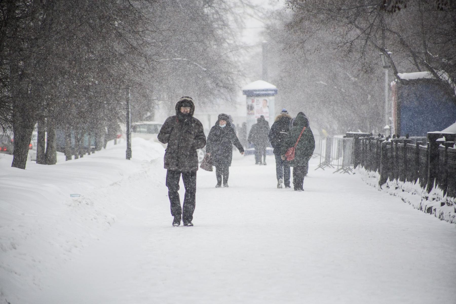 Фото Мощный снегопад с метелью накрыли Новосибирск 3 февраля 2