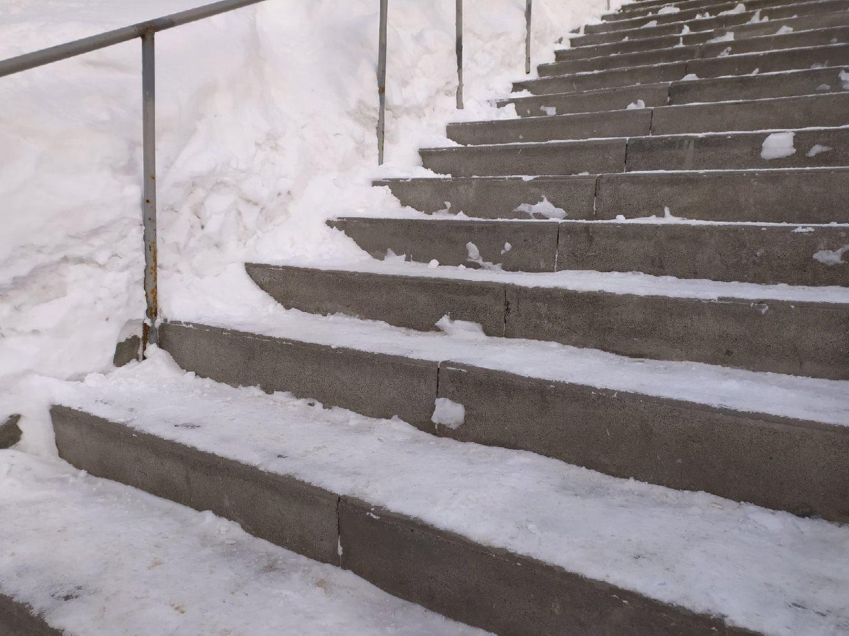 Фото «‎Лестницы ада» почистили от снега в Новосибирске: где побывали коммунальщики, выяснил фотокорреспондент Сиб.фм 7