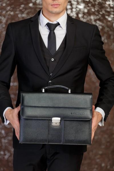 Фото Мужское эго размером с сумку: как выбрать кожаный аксессуар на века – и по сходной цене 8