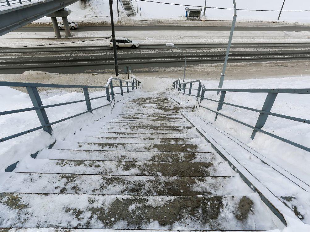 Фото «‎Лестницы ада» почистили от снега в Новосибирске: где побывали коммунальщики, выяснил фотокорреспондент Сиб.фм 4