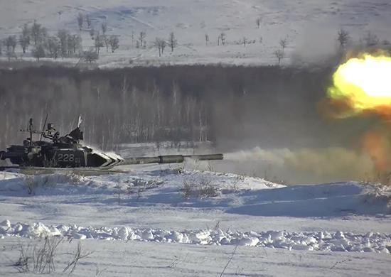 Фото Приезд танков в Новосибирск, риск дефицита бензина и бесплатные тесты на ковид: главные новости 4 февраля 2021 года – в одном материале 8