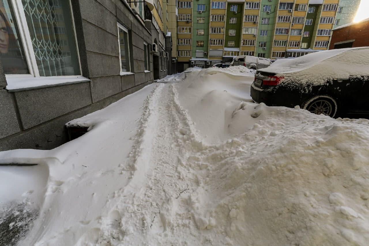 Фото Мэр Локоть объяснил снежные завалы в Новосибирске 2