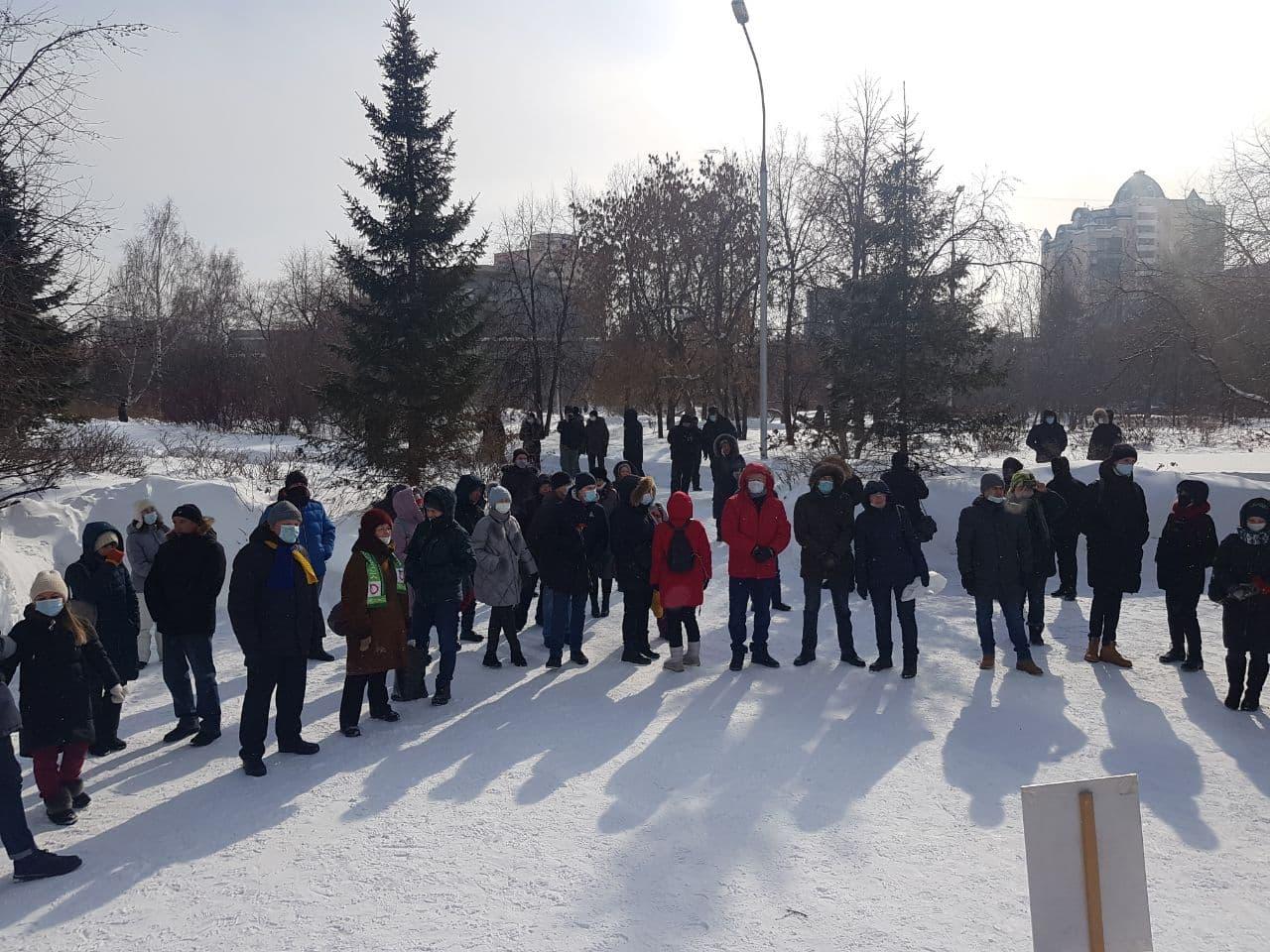 Фото В Новосибирске почтили память Бориса Немцова 2