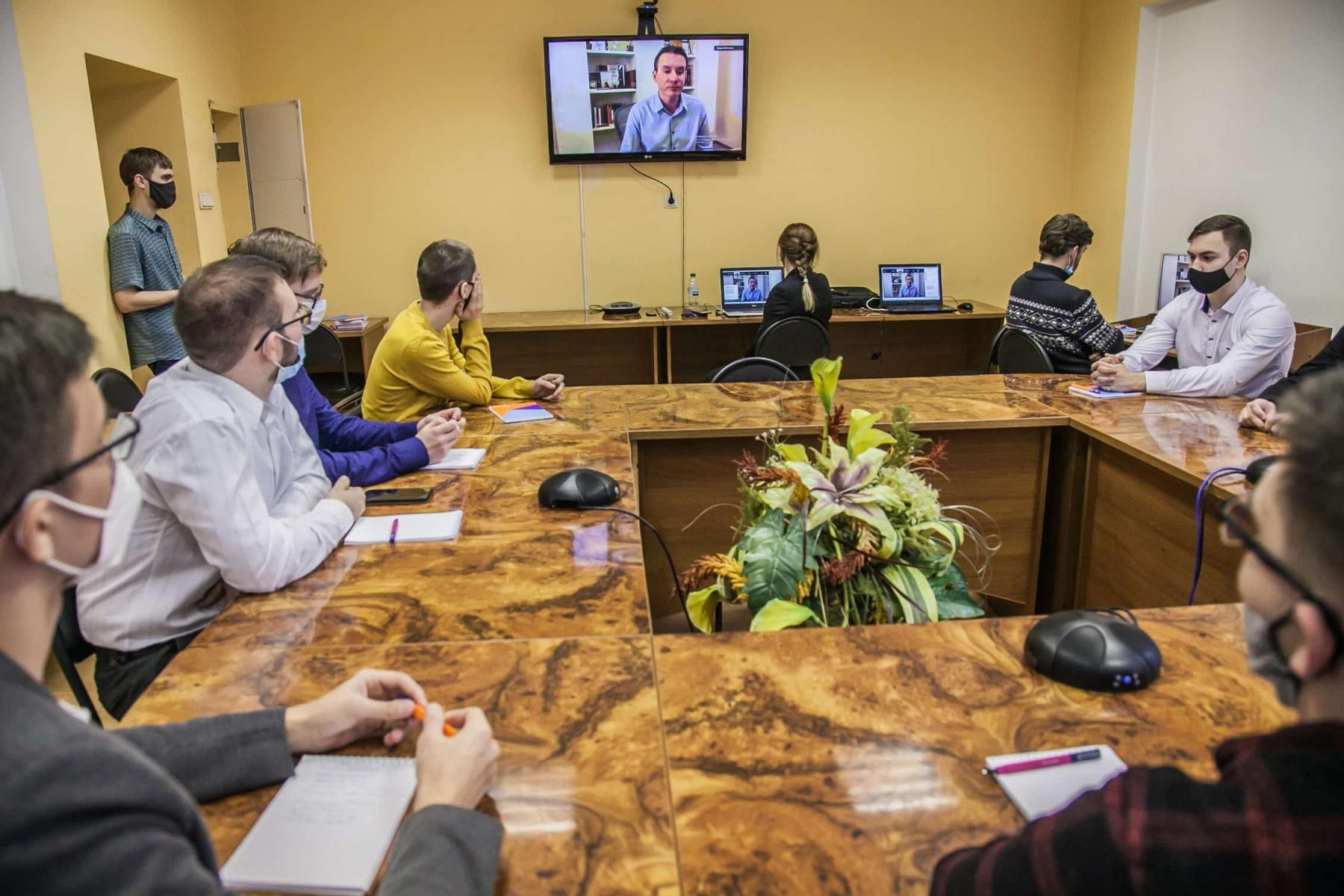 Фото Цифровая эволюция: топ-менеджер «Ростелекома» рассказал новосибирским студентам о технологических трендах 2
