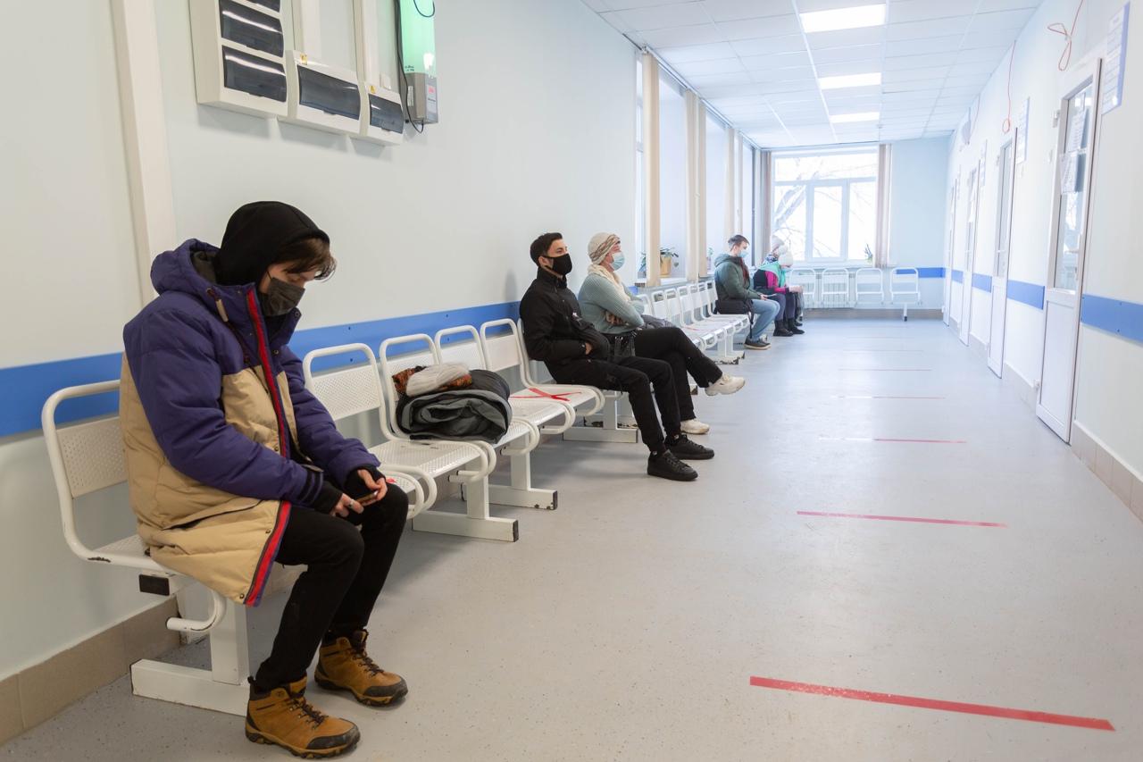 Фото В Новосибирске изменили работу call-центров поликлиник из-за большого количества вызовов 3