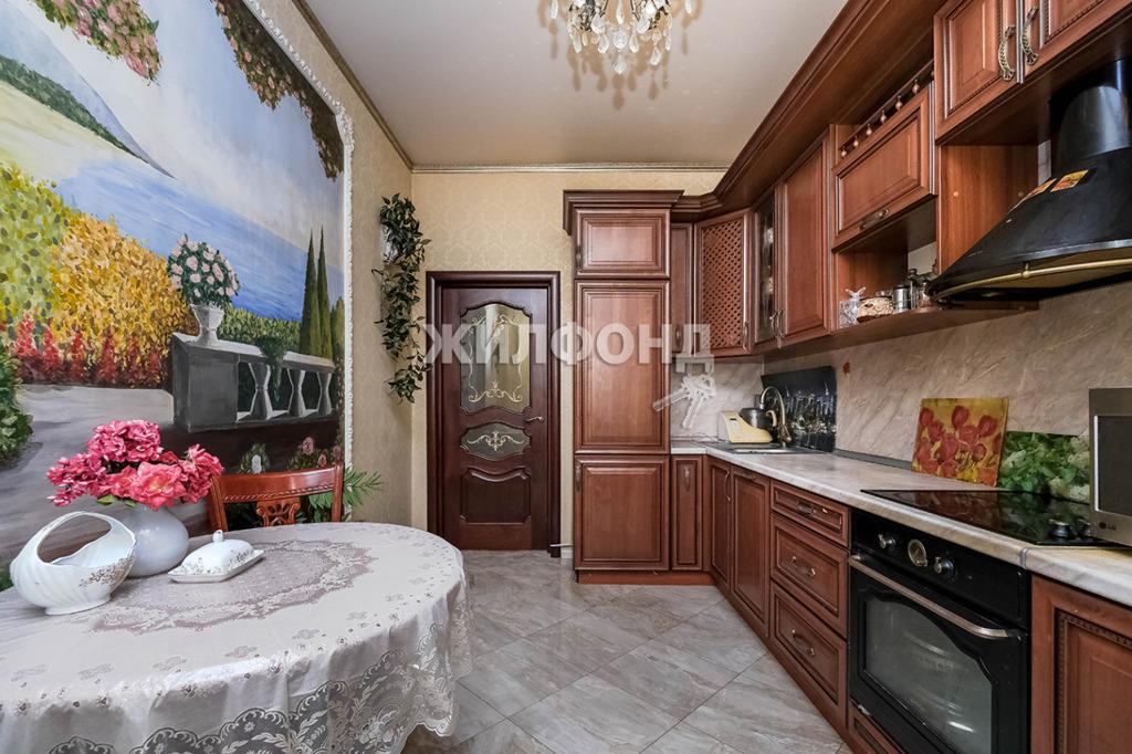 Фото В Новосибирске продают элитную квартиру с кухней-гостиной за 21 млн рублей 2