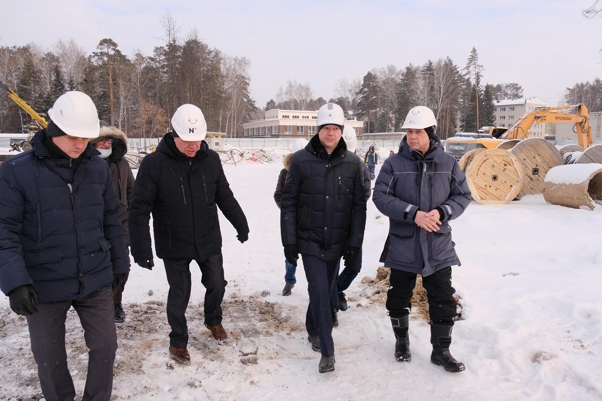 Фото Губернатор Андрей Травников проконтролировал ход строительства кампуса НГУ 2