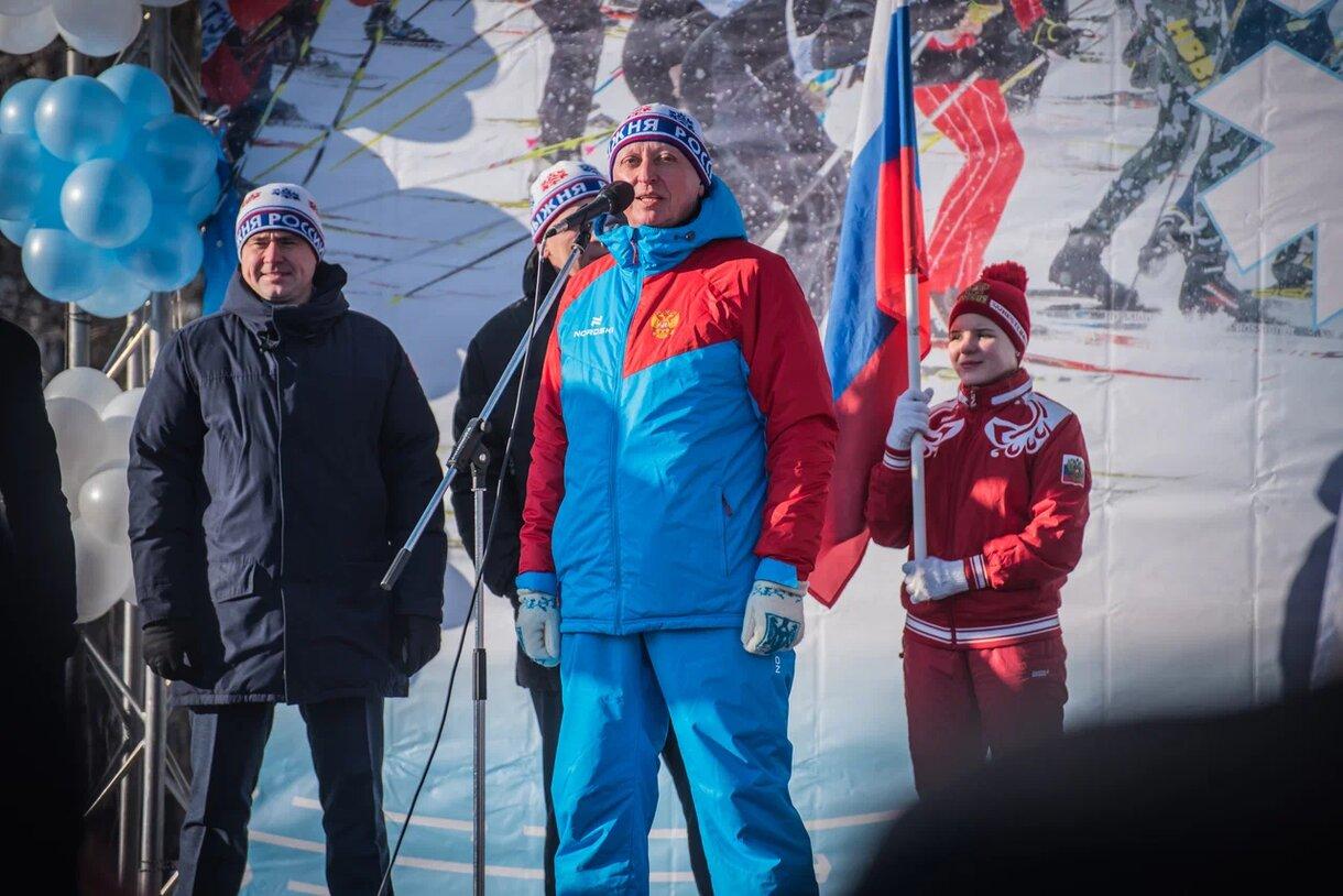 Фото Сенатор Александр Карелин открыл «Лыжню России – 2022» в Новосибирске 4