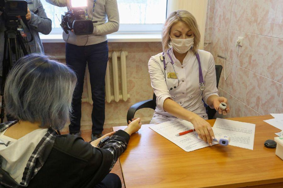 Фото Вакцинация подростков от COVID-19 стартовала в Новосибирской области 4