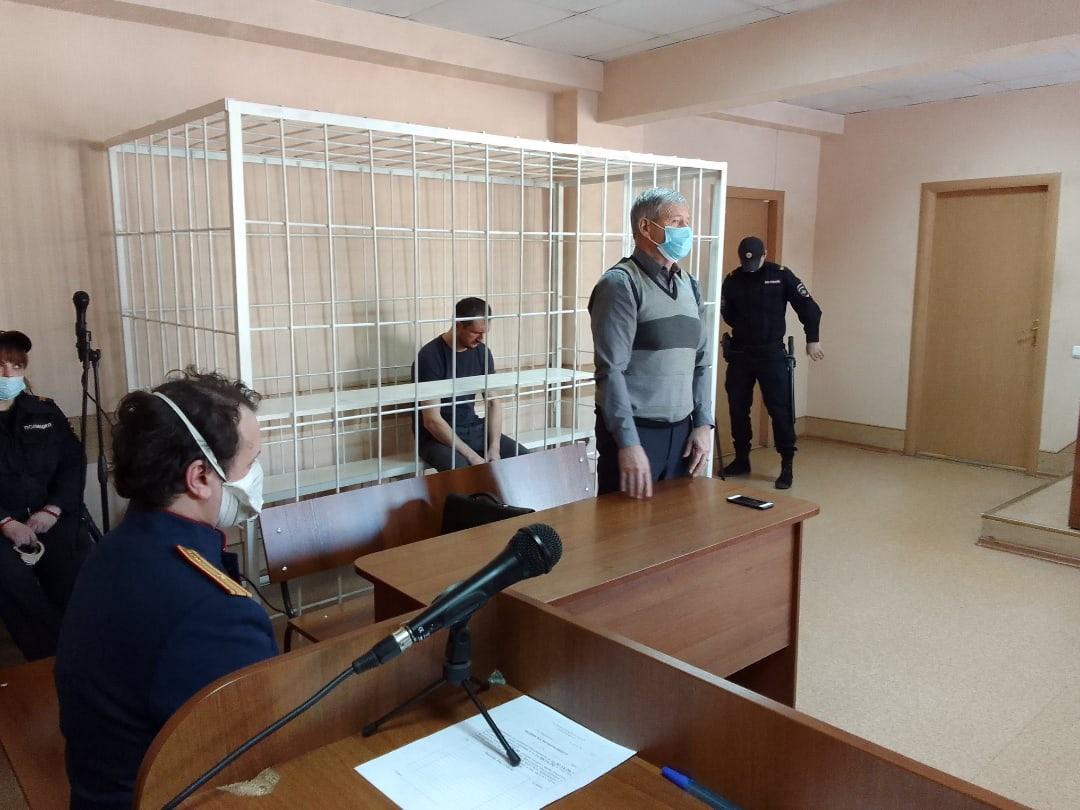 Фото В Новосибирске суд арестовал отчима умершего от истязаний 10-летнего мальчика 2