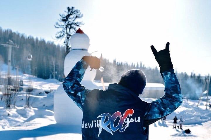 Фото В Шерегеше появился 12-метровый снеговик в поддержку россиян на Олимпиаде в Пекине 3