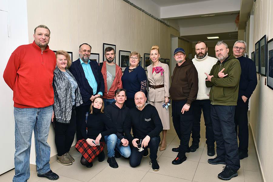 Фото В художественном музее открылась выставка одного из самых известных фотографов Новосибирска Евгения Иванова 3