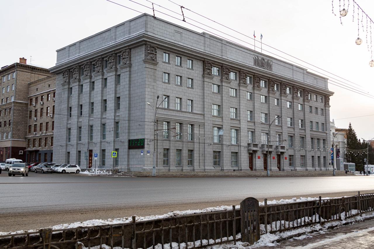 Фото В Новосибирске зарплата госслужащих оказалась на 30 % ниже общего уровня 2