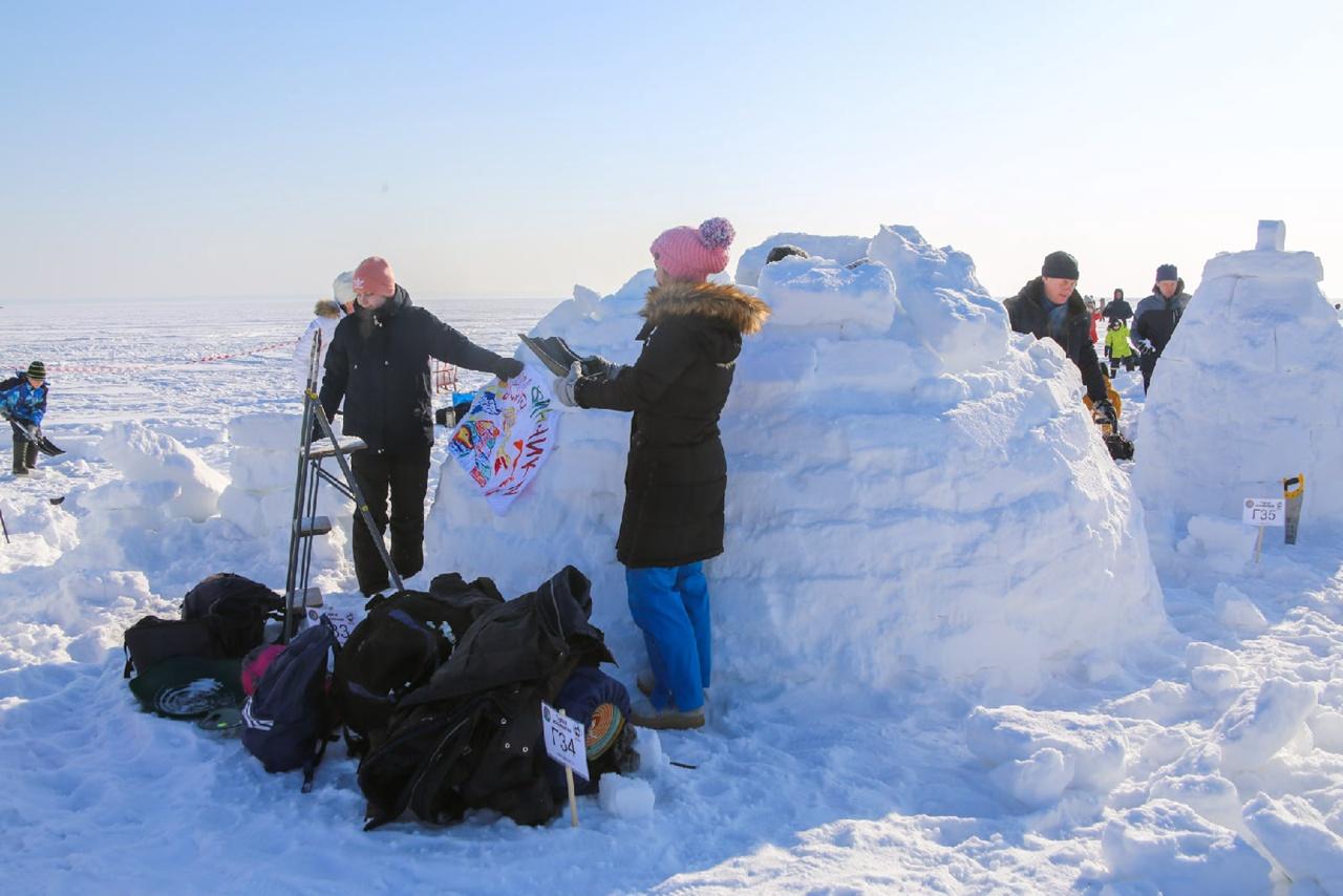 Фото «Город эскимосов» построили на льду Обского водохранилища в Новосибирске 5