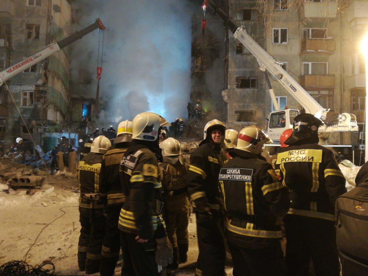 Фото В Новосибирске продолжается разбор завалов после взрыва газа: показываем, что происходит на месте ЧП 3