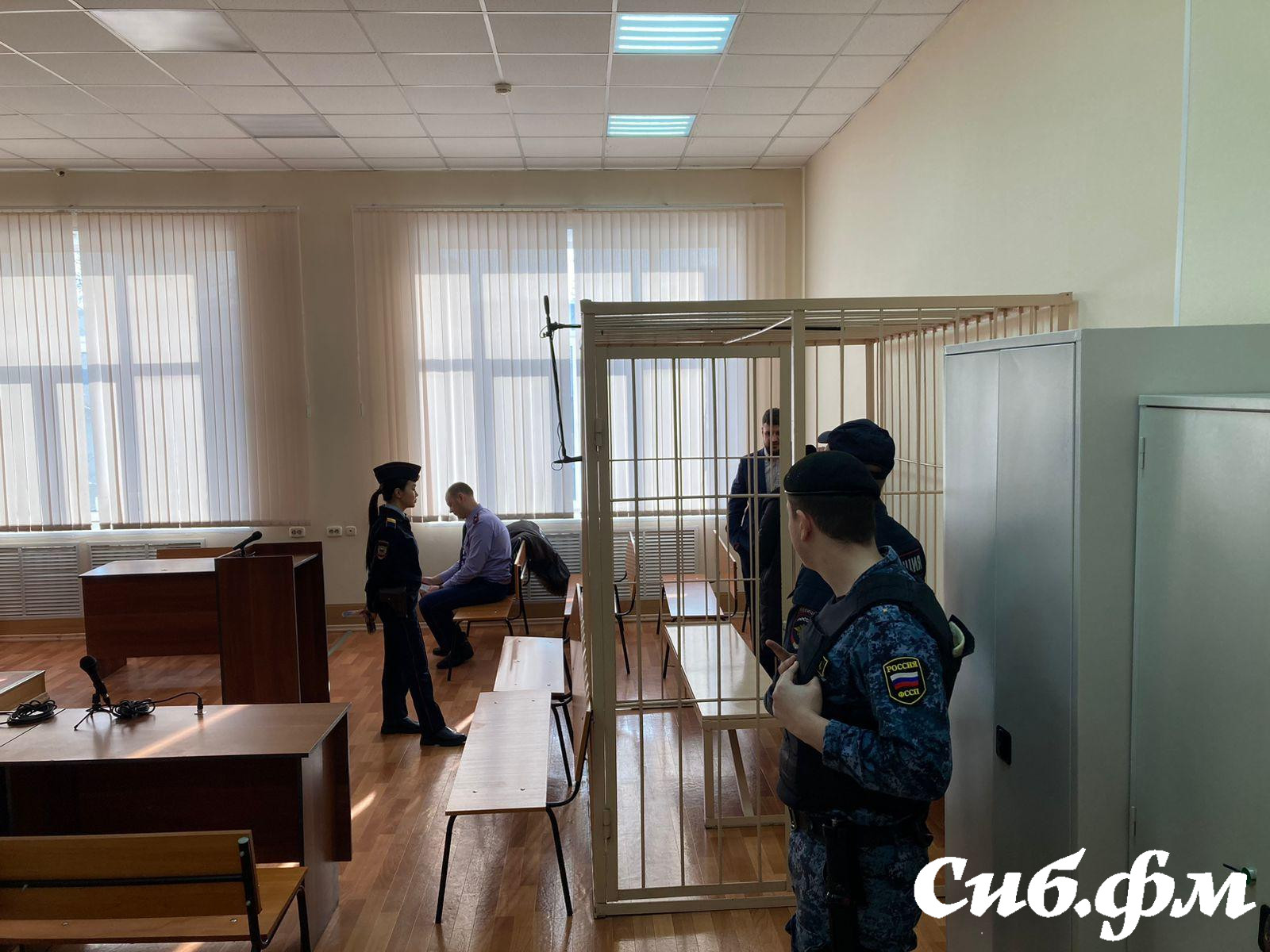 Фото Подозреваемую по делу о взрыве газа в Новосибирске Урбах доставили в суд 2